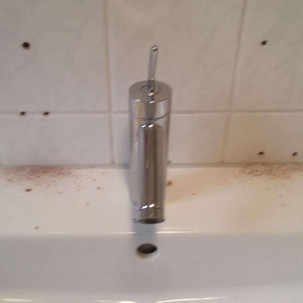 Löcher am Waschbecken